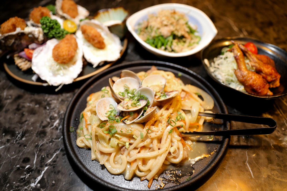 台北食記｜台北松山區美食居酒屋推薦！一号基地（慶城店）清酒、生啤無限暢飲，南京復興站慶城美食推薦！
