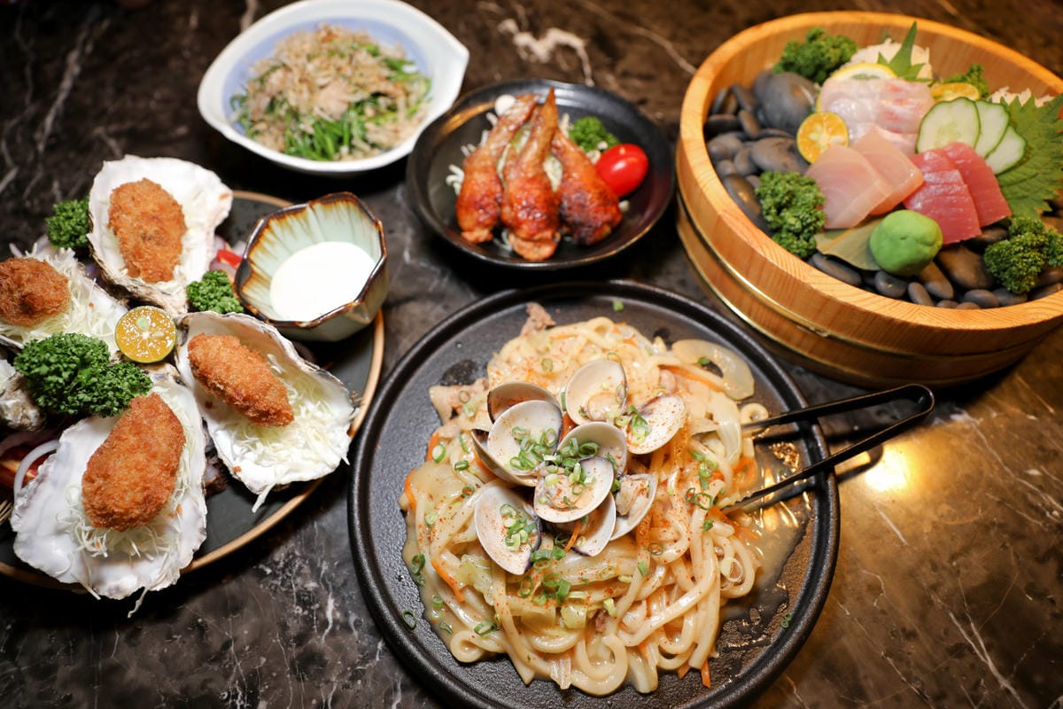 台北食記｜台北松山區美食居酒屋推薦！一号基地（慶城店）清酒、生啤無限暢飲，南京復興站慶城美食推薦！