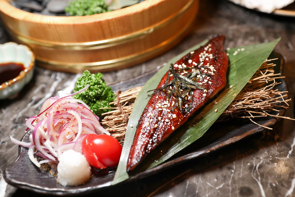 台北食記｜台北松山區美食居酒屋推薦！一号基地（慶城店）清酒、生啤無限暢飲，南京復興站慶城美食推薦！