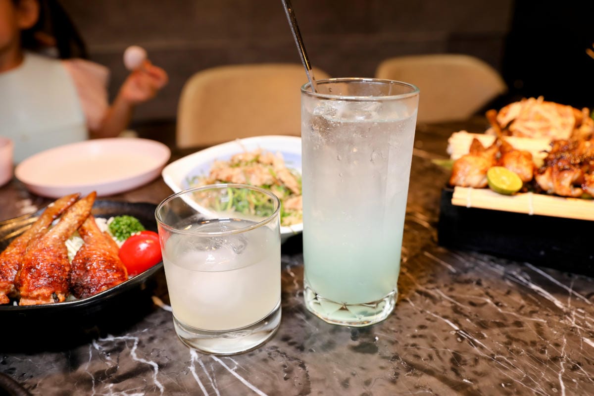 台北食記｜台北松山區美食居酒屋推薦！一号基地（慶城店）清酒、生啤無限暢飲，南京復興站慶城美食推薦！