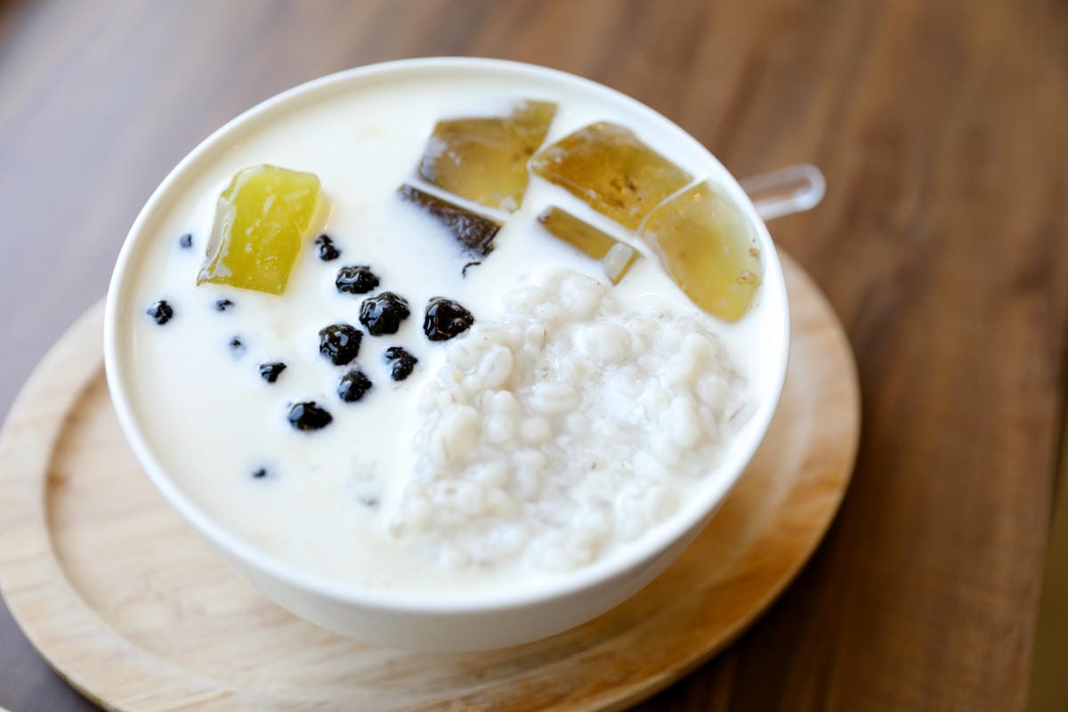 桃園食記｜澎湃豆花（林口店）桃園龜山好吃豆花推薦！可以免費續加一次豆花喔～