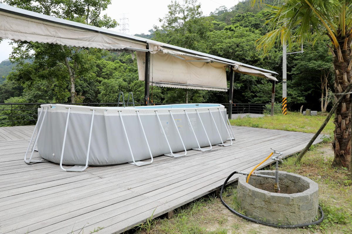 桃園露營｜龍潭露營區 休旅家梧桐心境露營區 松林下露營，桃園豪華露營車！豐富自然生態 桃園親子露營推薦！