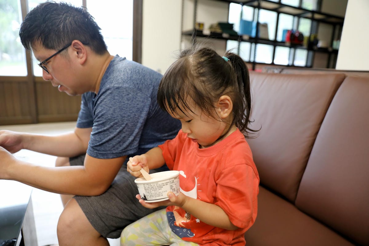 桃園露營｜龍潭露營區 休旅家梧桐心境露營區 松林下露營，桃園豪華露營車！豐富自然生態 桃園親子露營推薦！