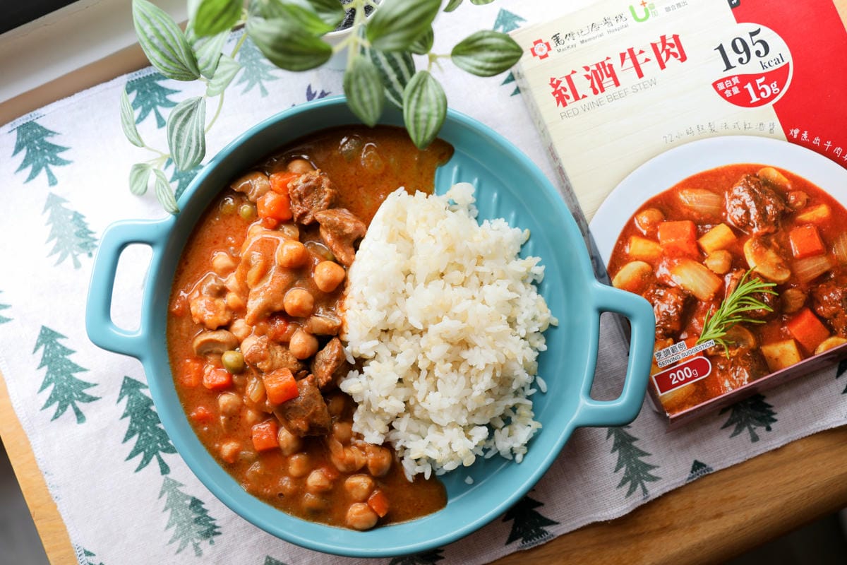 料理｜聯夏常溫調理包推薦！U＋優加X馬偕調理餐包 牛肉麵、牛肉飯、義大利麵五分鐘快速上桌！
