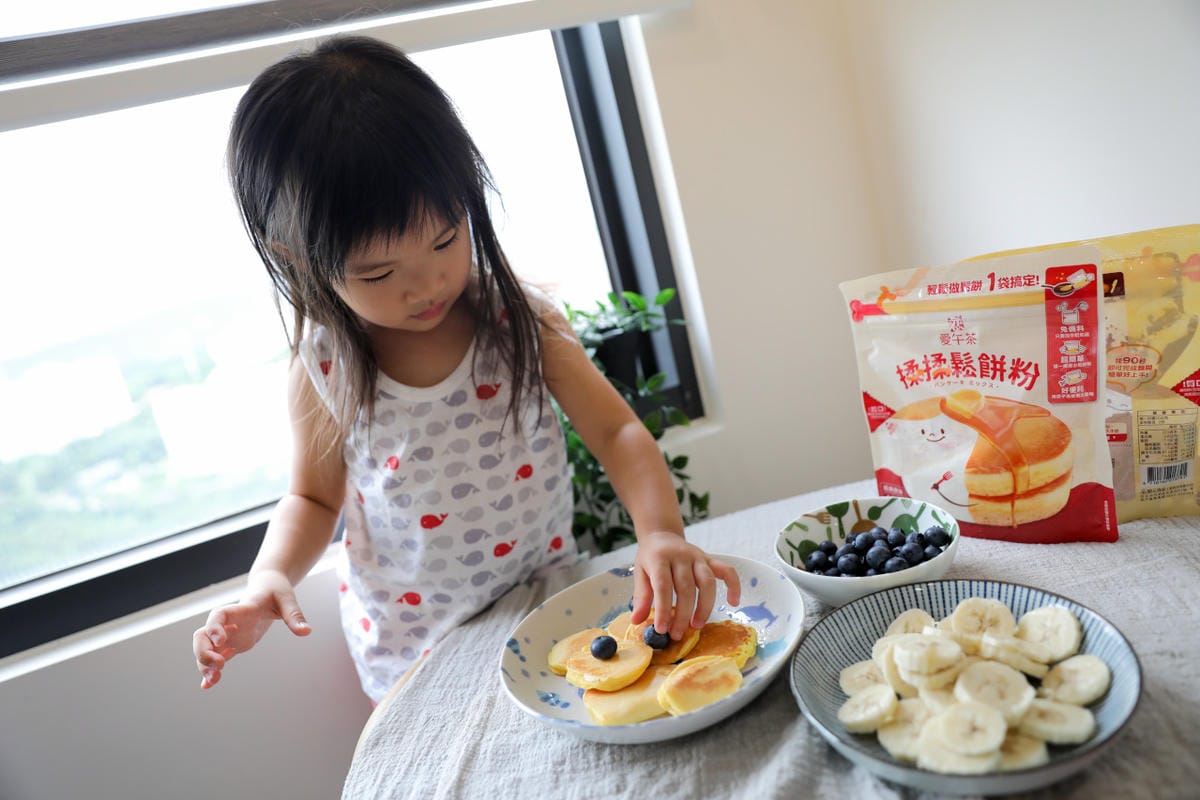 料理｜親子料理DIY 戀．愛午茶 揉揉鬆餅粉 零失敗鬆餅推薦！免備料、免器具，跟孩子一起輕鬆玩鬆餅