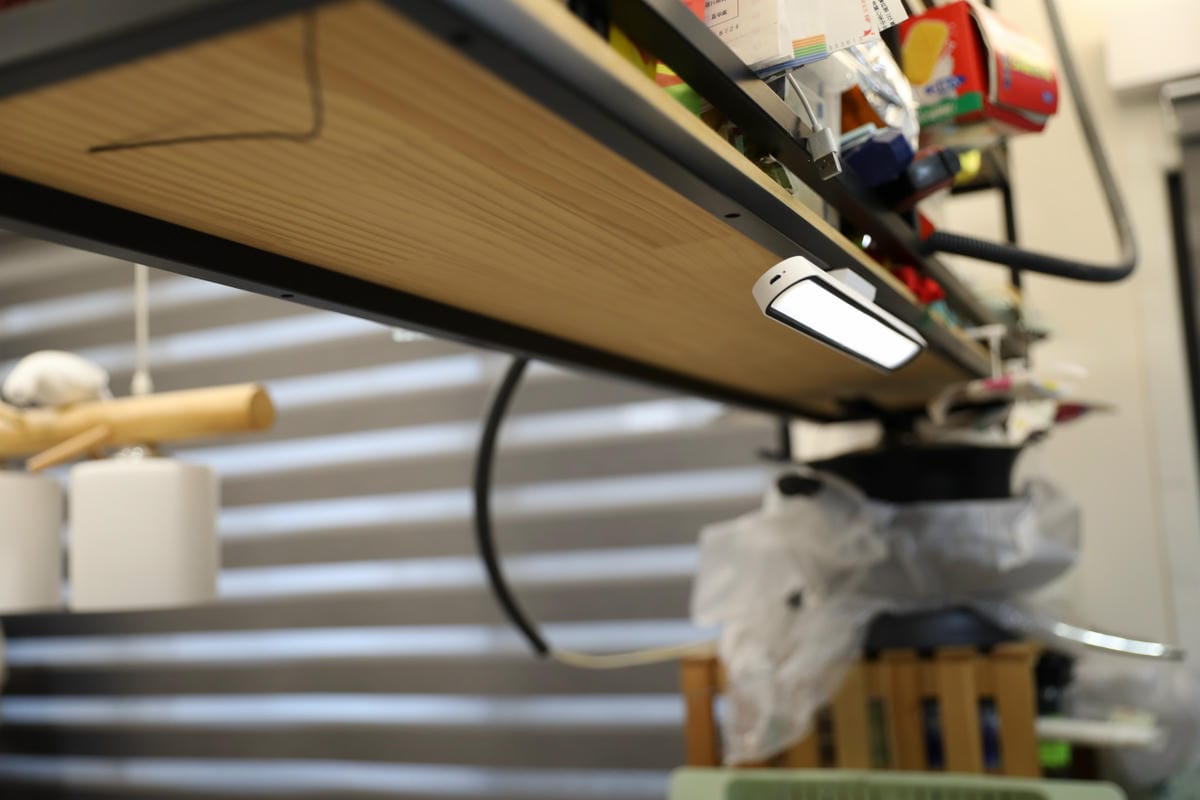 家電開箱｜親子共讀好幫手！FUNY 便攜 LED 護眼檯燈 無線超方便，各種空間皆能使用，無支架檯燈推薦！