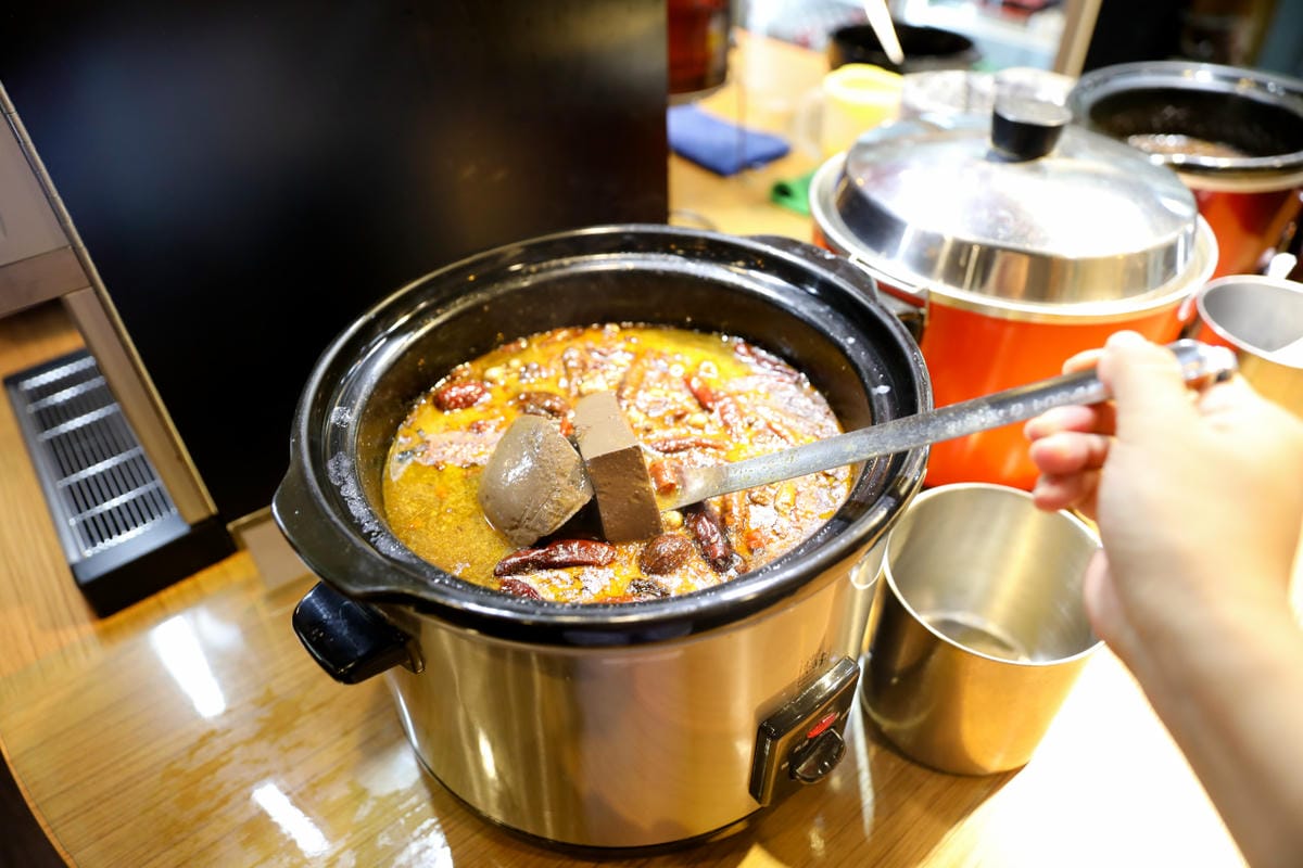 台北食記｜2023父親節聚餐首選！蒙古紅麻辣火鍋 蘆洲麻辣火鍋吃到飽推薦！（寵物友善餐廳）