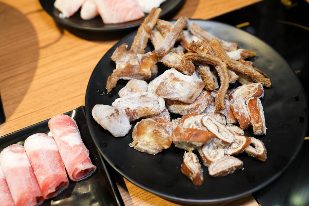 台北食記｜2023父親節聚餐首選！蒙古紅麻辣火鍋 蘆洲麻辣火鍋吃到飽推薦！（寵物友善餐廳）