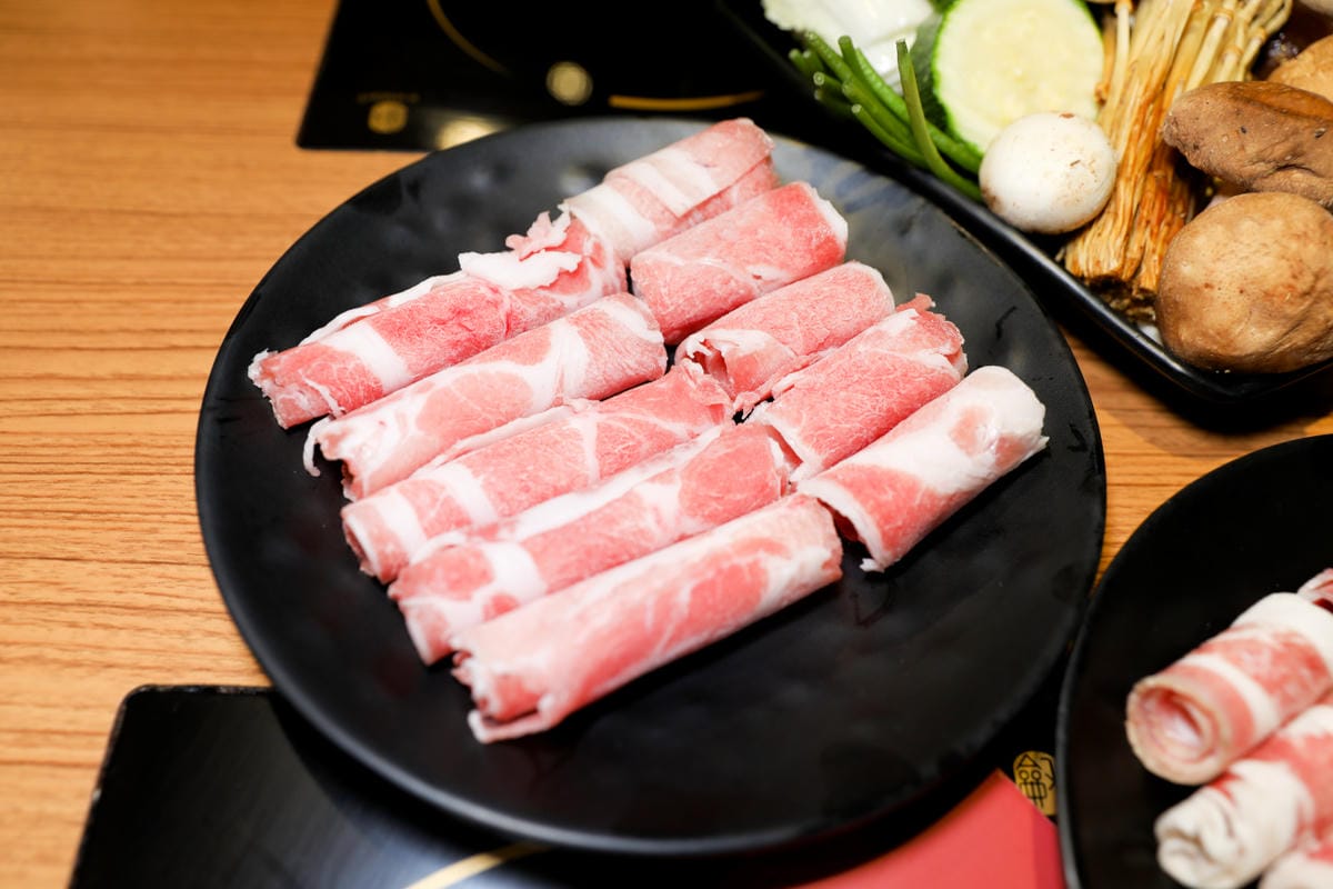 台北食記｜2023父親節聚餐首選！蒙古紅麻辣火鍋 蘆洲麻辣火鍋吃到飽推薦！（寵物友善餐廳）