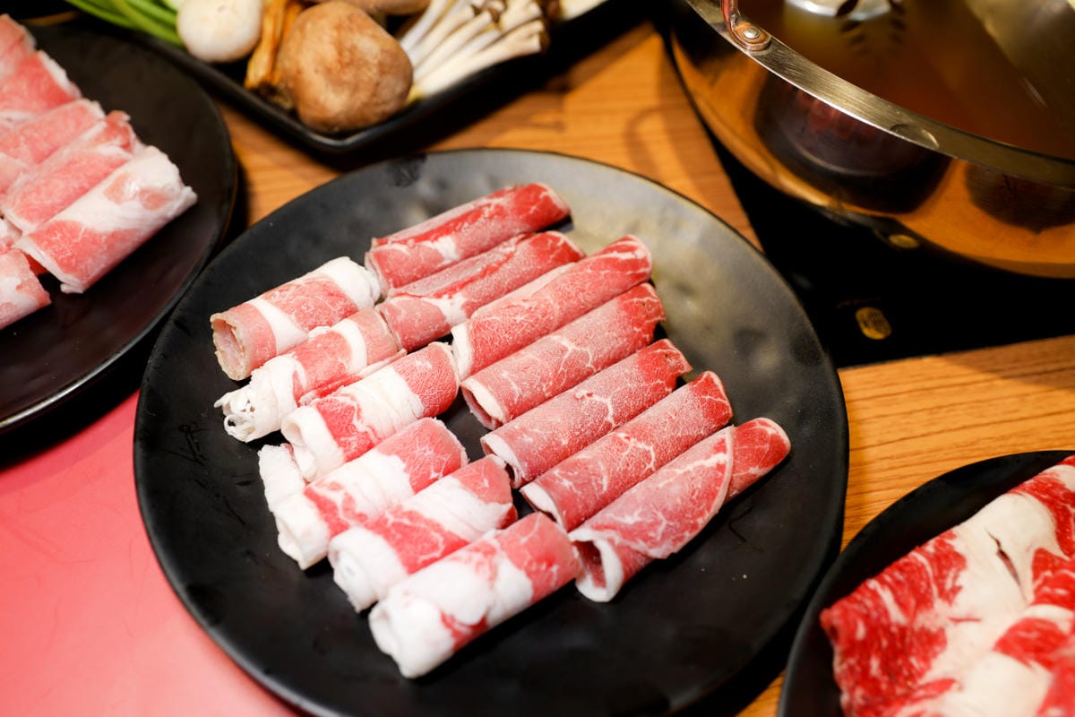 台北食記｜2023父親節聚餐首選！蒙古紅麻辣火鍋 蘆洲麻辣火鍋吃到飽推薦！（寵物友善餐廳）
