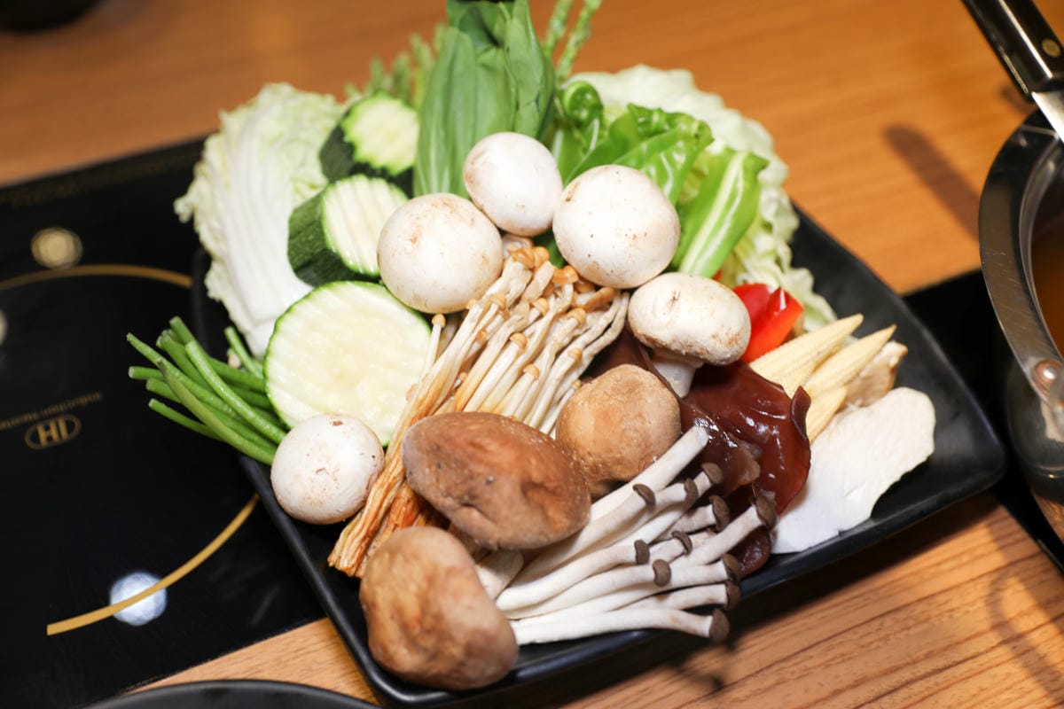 台北食記｜2023父親節聚餐首選！蒙古紅麻辣火鍋 蘆洲麻辣火鍋吃到飽推薦！（寵物友善餐廳）