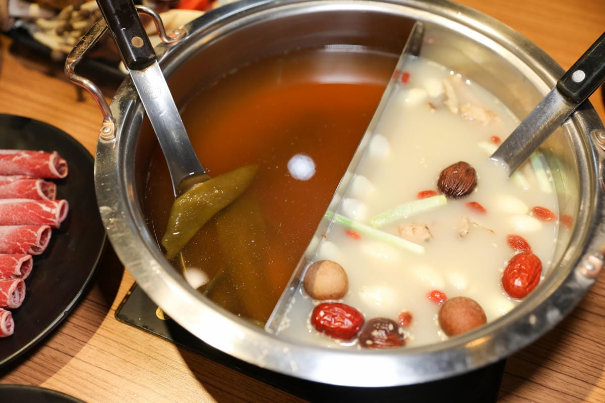 台北食記｜2023父親節聚餐首選！蒙古紅麻辣火鍋 蘆洲麻辣火鍋吃到飽推薦！（寵物友善餐廳）