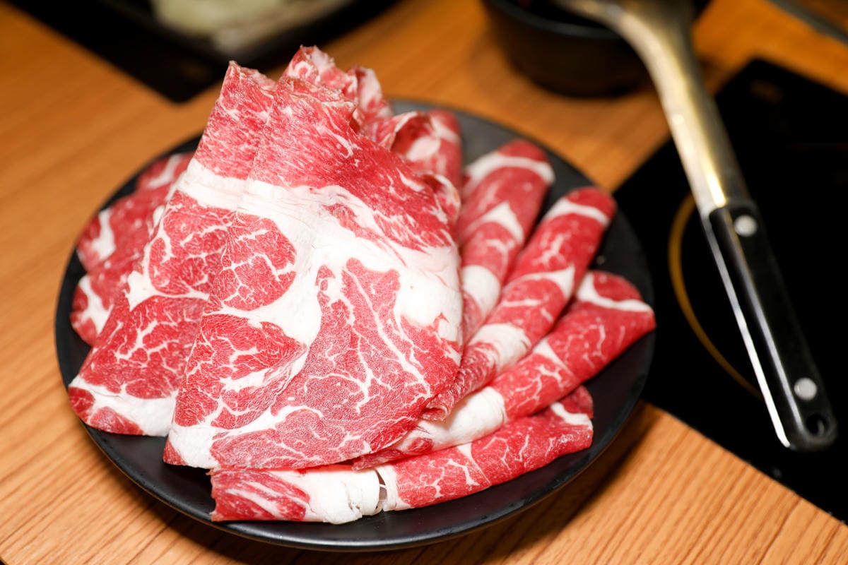 台北食記｜2023父親節聚餐首選！蒙古紅麻辣火鍋 蘆洲麻辣火鍋吃到飽推薦！（寵物友善餐廳）