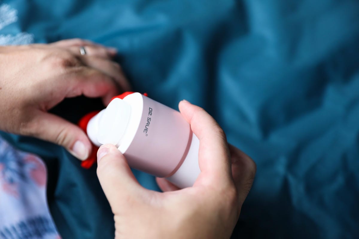 露營用品|摩肯 DR. SAVE 3in1極度快速迷你充抽氣機 打氣、抽氣、緊急電源一機三用,快速秒充,露營旅行必備推薦! - 第15張圖 露營用品|摩肯 DR. SAVE 3in1極度快速迷你充抽氣機 打氣、抽氣、緊急電源一機三用,快速秒充,露營旅行必備推薦!