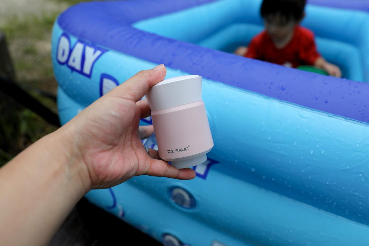 露營用品|摩肯 DR. SAVE 3in1極度快速迷你充抽氣機 打氣、抽氣、緊急電源一機三用,快速秒充,露營旅行必備推薦! - 第11張圖 露營用品|摩肯 DR. SAVE 3in1極度快速迷你充抽氣機 打氣、抽氣、緊急電源一機三用,快速秒充,露營旅行必備推薦!