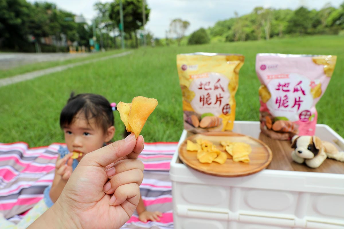 零食｜露營、野餐零食推薦！大眼蝦X飛燕煉乳聯名限定-草莓煉乳、大眼蝦-鳳梨益生菌卡力 良拾作所-原味糖粉、酸甜梅粉地瓜脆片