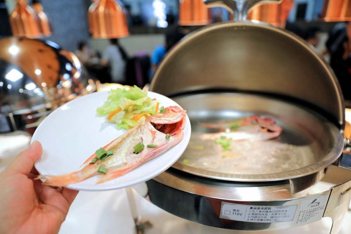 桃園食記|饗厚牛排 澎湃吃到飽自助吧(桃園店)桃園生日優惠餐廳推薦! - 第1張圖 桃園食記|饗厚牛排 澎湃吃到飽自助吧(桃園店)桃園生日優惠餐廳推薦!