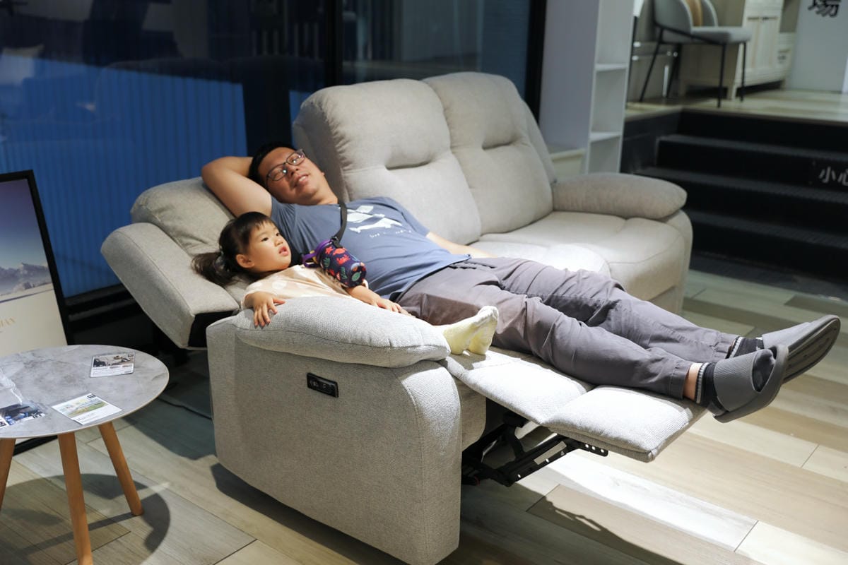 新北家具｜H&D 東稻家居（新莊門市） 沙發、床墊平價傢俱品牌推薦！提供免費家具配置、室內設計服務