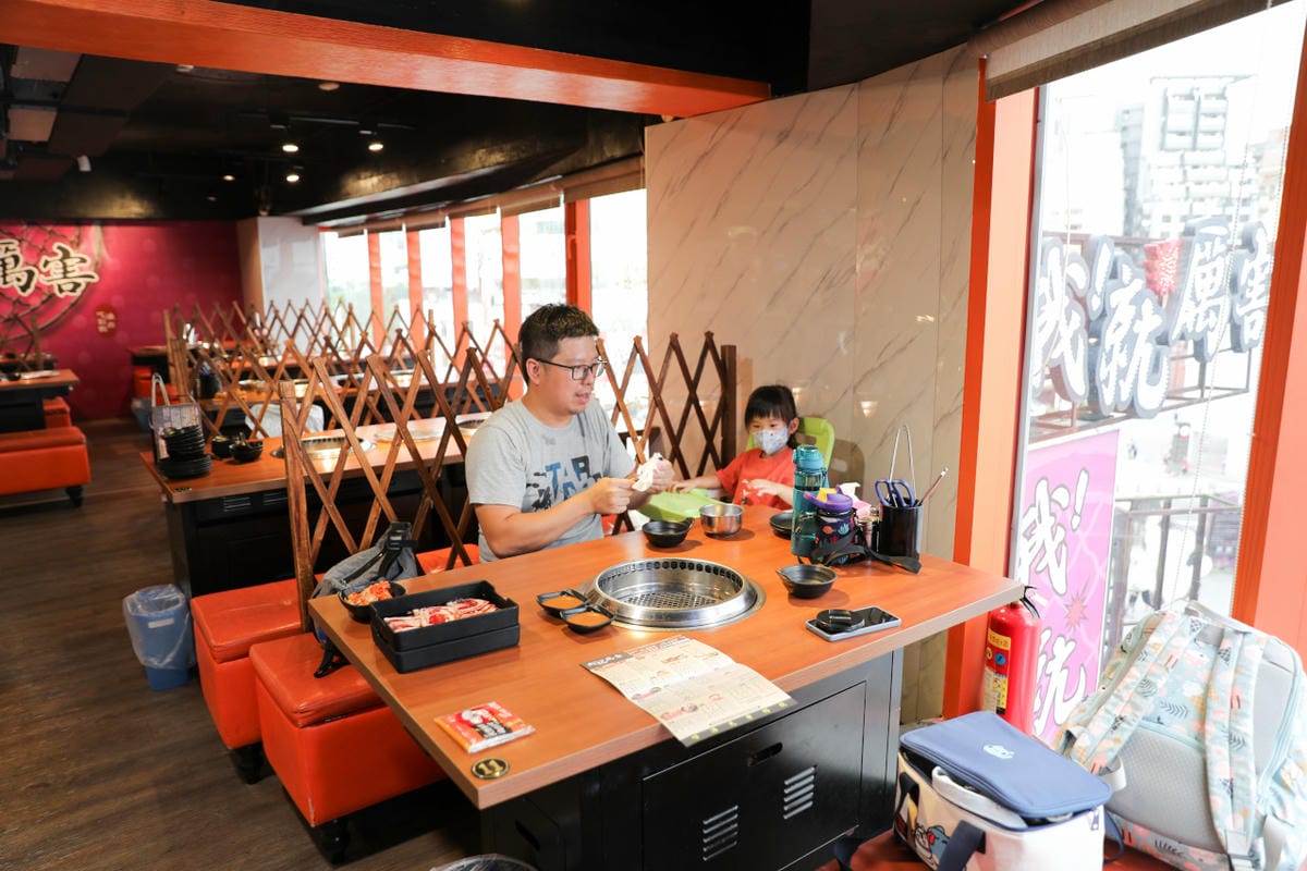 台北食記|台北燒肉吃到飽推薦!西門町美食 我!就厲害(西門店)平價高品質燒肉,還有台啤喝到飽! - 第4張圖 台北食記|台北燒肉吃到飽推薦!西門町美食 我!就厲害(西門店)平價高品質燒肉,還有台啤喝到飽!