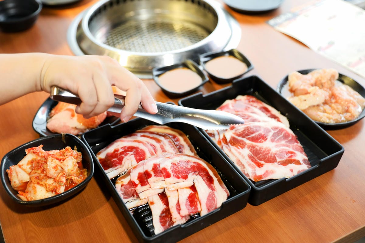 台北食記|台北燒肉吃到飽推薦!西門町美食 我!就厲害(西門店)平價高品質燒肉,還有台啤喝到飽! - 第11張圖 台北食記|台北燒肉吃到飽推薦!西門町美食 我!就厲害(西門店)平價高品質燒肉,還有台啤喝到飽!