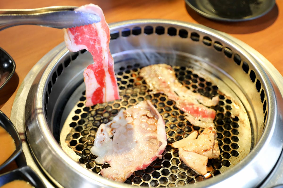 台北食記|台北燒肉吃到飽推薦!西門町美食 我!就厲害(西門店)平價高品質燒肉,還有台啤喝到飽! - 第13張圖 台北食記|台北燒肉吃到飽推薦!西門町美食 我!就厲害(西門店)平價高品質燒肉,還有台啤喝到飽!