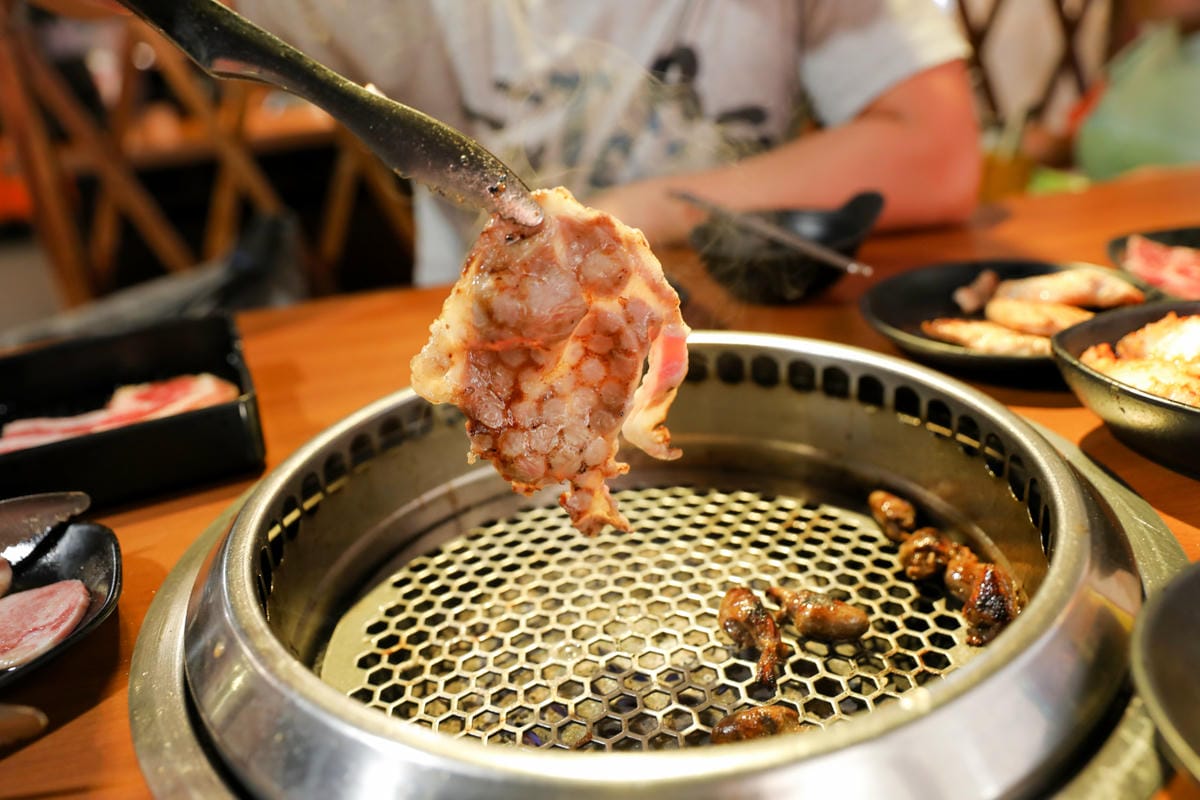 台北食記|台北燒肉吃到飽推薦!西門町美食 我!就厲害(西門店)平價高品質燒肉,還有台啤喝到飽! - 第20張圖 台北食記|台北燒肉吃到飽推薦!西門町美食 我!就厲害(西門店)平價高品質燒肉,還有台啤喝到飽!