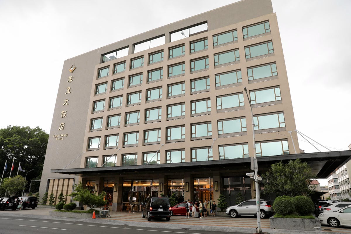 嘉義住宿｜尊皇大飯店 露天泳池高CP值飯店，嘉義親子旅遊住宿推薦！