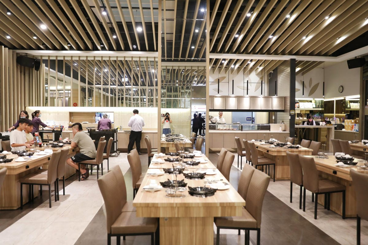 嘉義住宿｜尊皇大飯店 露天泳池高CP值飯店，嘉義親子旅遊住宿推薦！