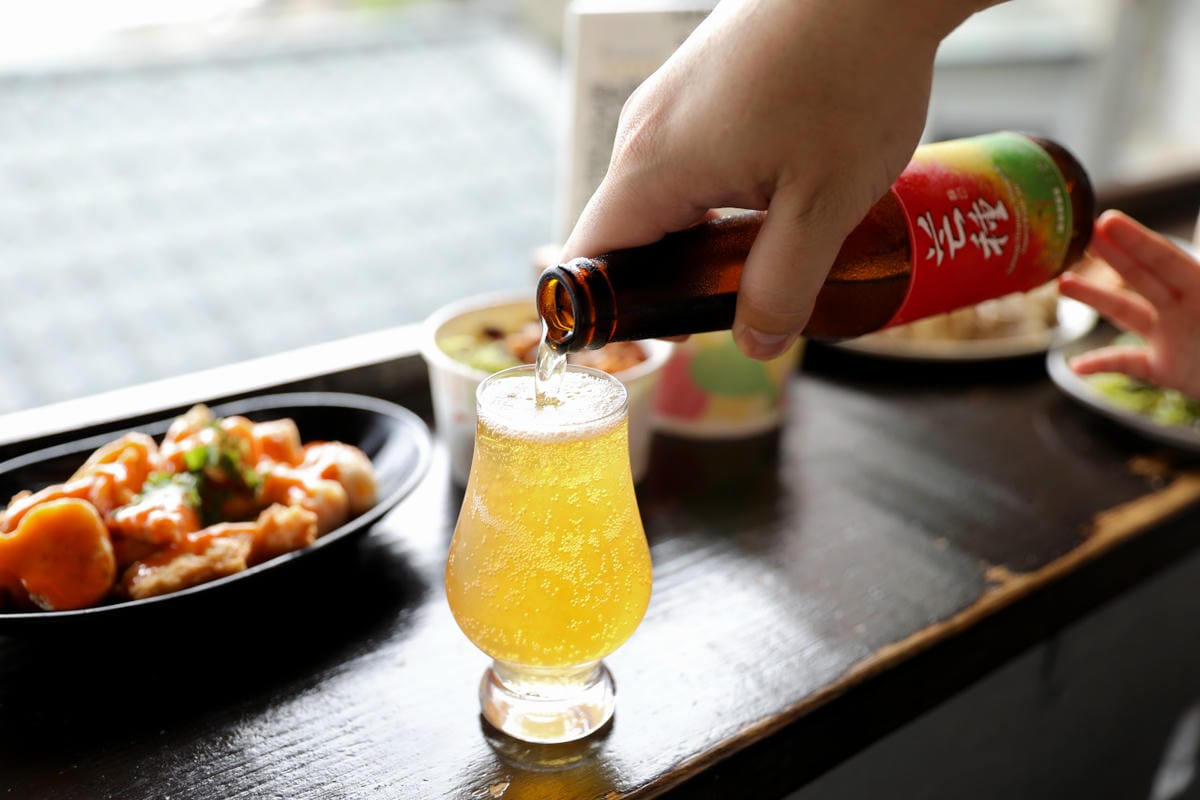 新北旅遊｜九份美食購物一日遊推薦！觀光客必吃美食-九份街角傳統小吃、賴阿婆芋園，想買平價舒適的鞋子就到Fun Shop 富發牌九份店！
