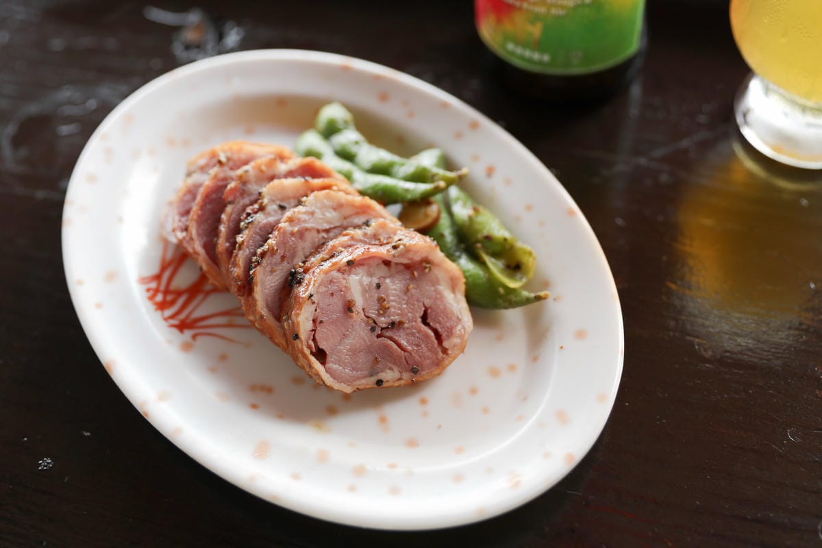 新北旅遊｜九份美食購物一日遊推薦！觀光客必吃美食-九份街角傳統小吃、賴阿婆芋園，想買平價舒適的鞋子就到Fun Shop 富發牌九份店！