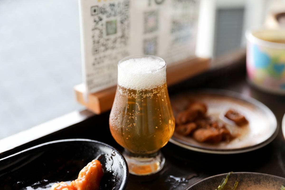 新北旅遊｜九份美食購物一日遊推薦！觀光客必吃美食-九份街角傳統小吃、賴阿婆芋園，想買平價舒適的鞋子就到Fun Shop 富發牌九份店！