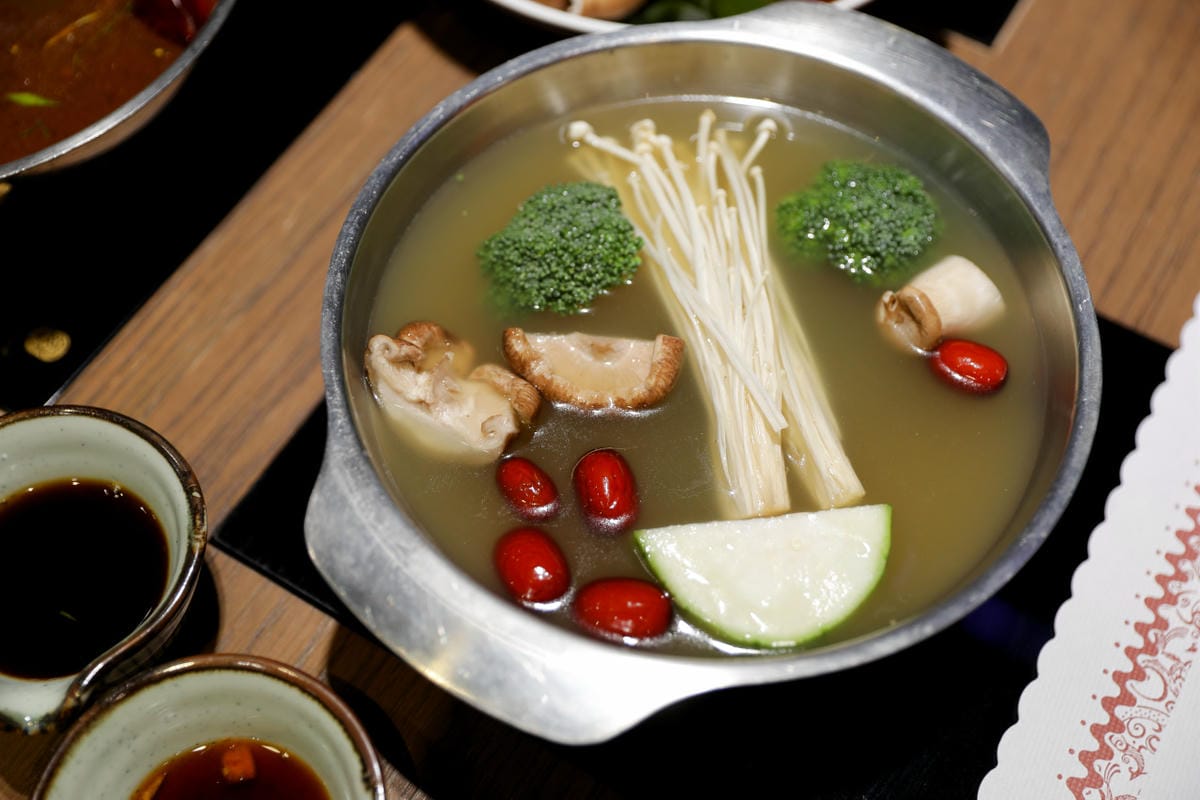 新北食記｜林口海鮮火鍋推薦！採色鍋 小確幸暖心鍋物 自助式吃到飽火鍋