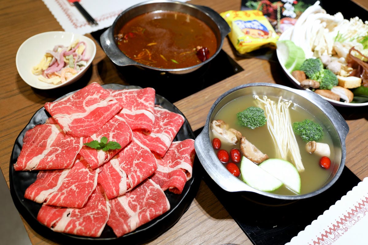 新北食記｜林口海鮮火鍋推薦！採色鍋 小確幸暖心鍋物 自助式吃到飽火鍋