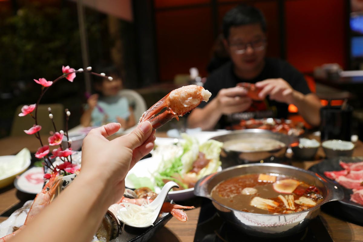 新北食記｜林口海鮮火鍋推薦！採色鍋 小確幸暖心鍋物 自助式吃到飽火鍋