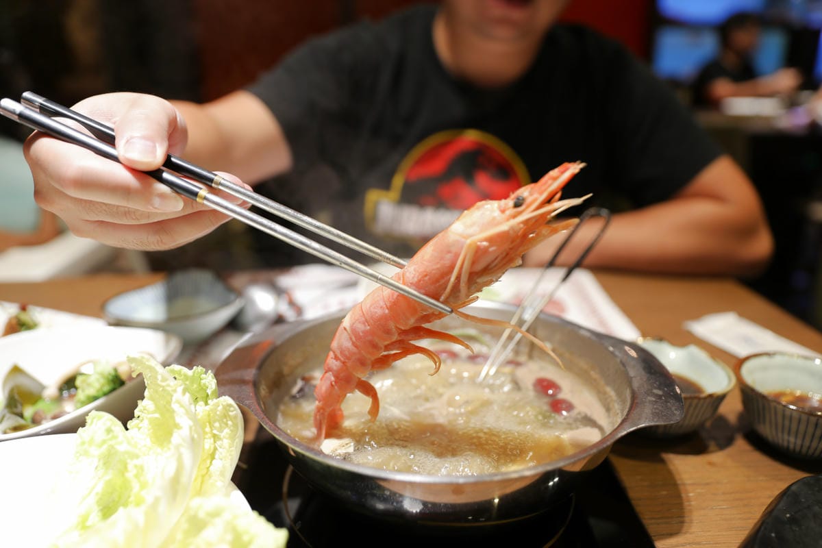 新北食記｜林口海鮮火鍋推薦！採色鍋 小確幸暖心鍋物 自助式吃到飽火鍋