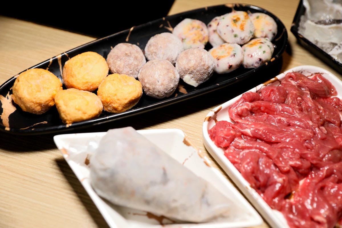 台北食記｜內湖麻辣火鍋推薦！四川龍府放感情麻辣鴛鴦火鍋 生日聚餐美食推薦！生日蝦、生日干貝送好送滿～