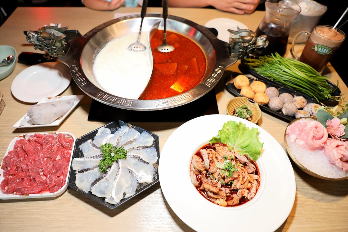 台北食記｜內湖麻辣火鍋推薦！四川龍府放感情麻辣鴛鴦火鍋 生日聚餐美食推薦！生日蝦、生日干貝送好送滿～