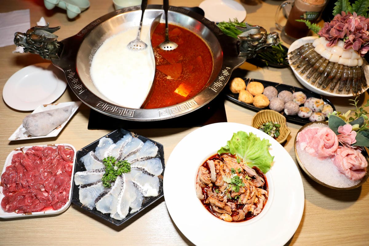 台北食記｜內湖麻辣火鍋推薦！四川龍府放感情麻辣鴛鴦火鍋 生日聚餐美食推薦！生日蝦、生日干貝送好送滿～