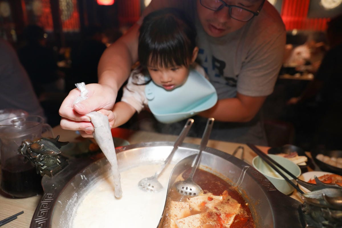 台北食記｜內湖麻辣火鍋推薦！四川龍府放感情麻辣鴛鴦火鍋 生日聚餐美食推薦！生日蝦、生日干貝送好送滿～