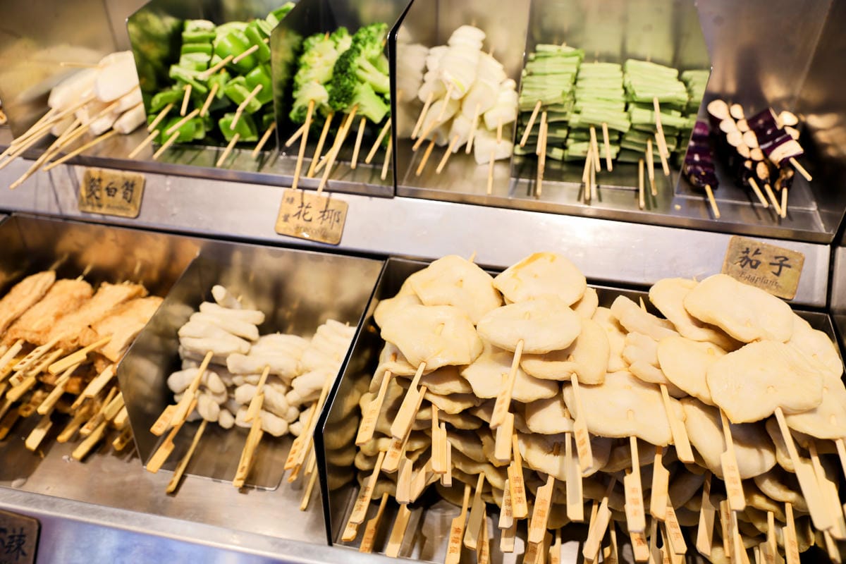 台北食記｜內湖737巷美食推薦！焦糖楓串燒漢方無烟撒粉 非油炸燒烤