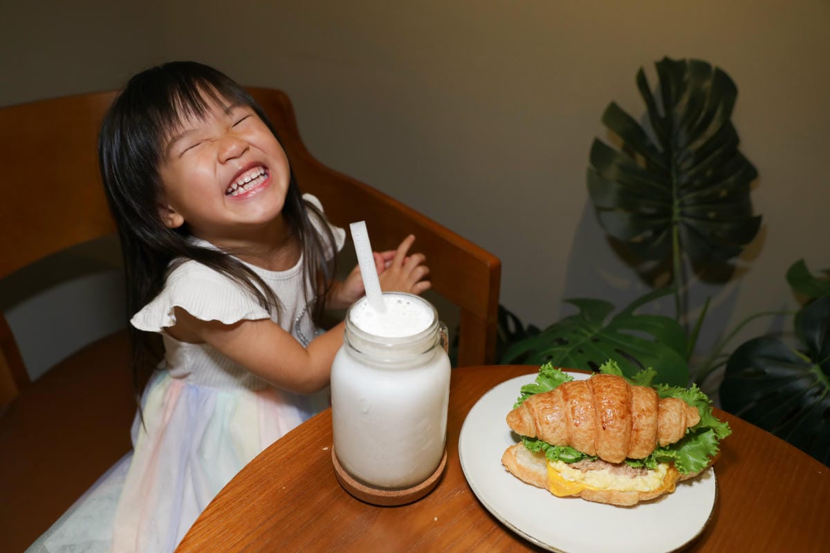台北食記｜信義區親子友善咖啡廳推薦！Smile Dessert CAFÉ 微點咖啡（永吉信義店） 單品咖啡、甜點、輕食三明治