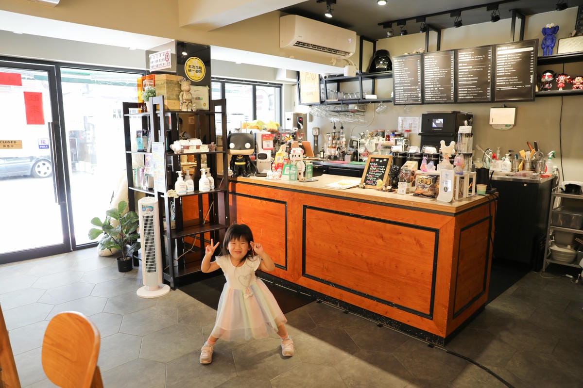 台北食記｜信義區親子友善咖啡廳推薦！Smile Dessert CAFÉ 微點咖啡（永吉信義店） 單品咖啡、甜點、輕食三明治