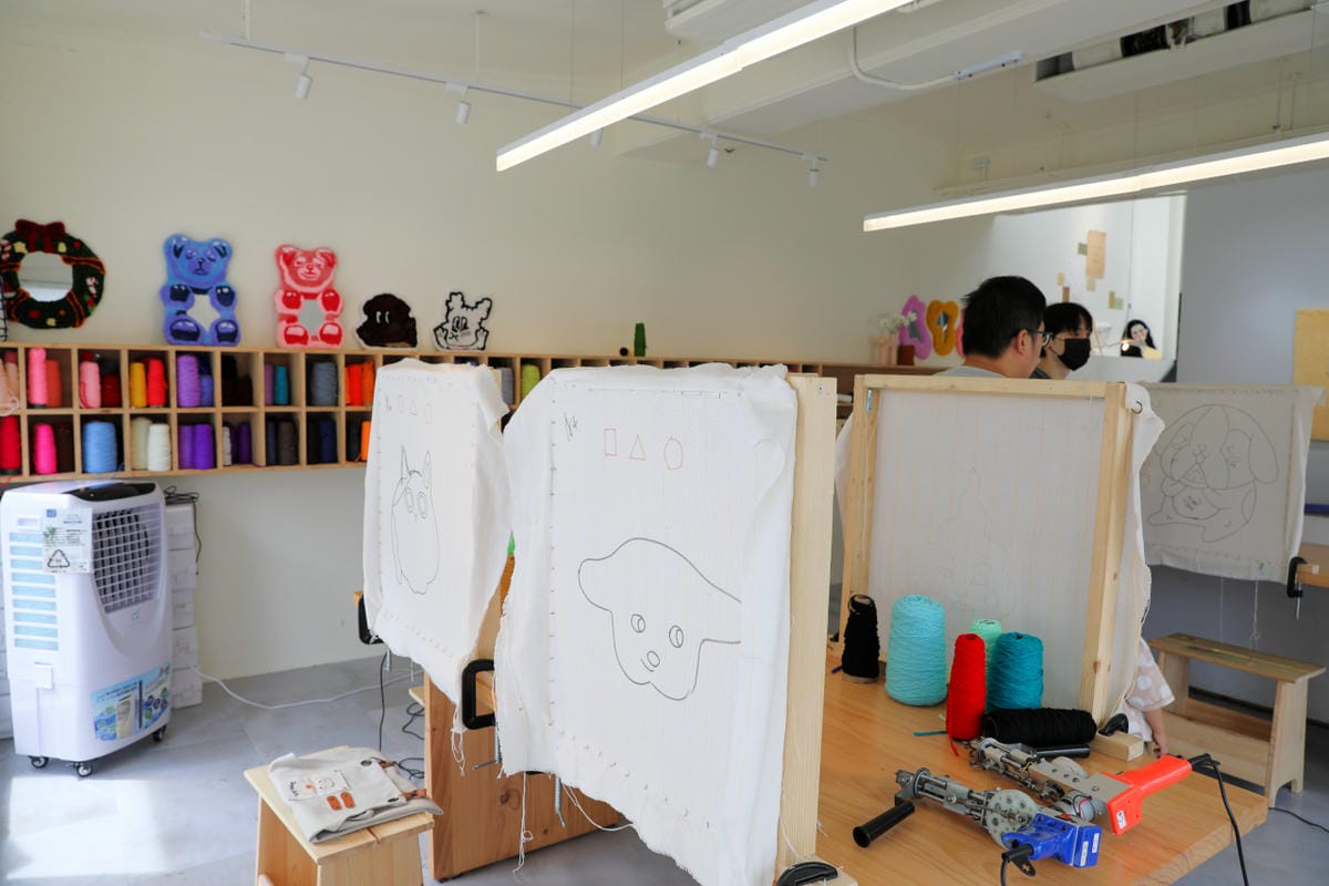 DIY課程|Does Art 都是藝術 台北館 療癒系DIY手作地毯課程(簇絨掛鏡) - 第3張圖 DIY課程|Does Art 都是藝術 台北館 療癒系DIY手作地毯課程(簇絨掛鏡)