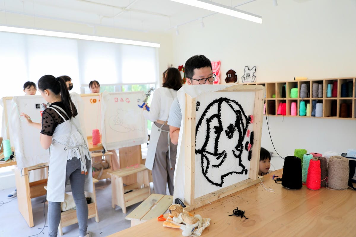 DIY課程|Does Art 都是藝術 台北館 療癒系DIY手作地毯課程(簇絨掛鏡) - 第19張圖 DIY課程|Does Art 都是藝術 台北館 療癒系DIY手作地毯課程(簇絨掛鏡)