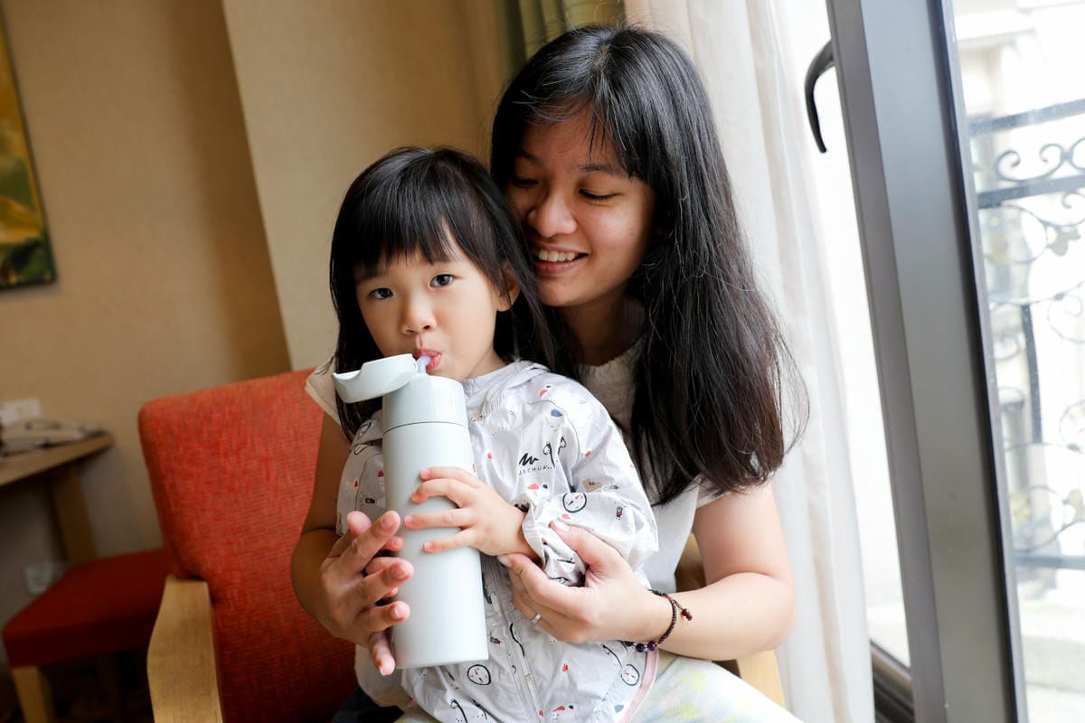 保溫瓶｜親子用保溫瓶推薦！膳魔師THERMOS 不銹鋼真空保冷瓶（吸管瓶）