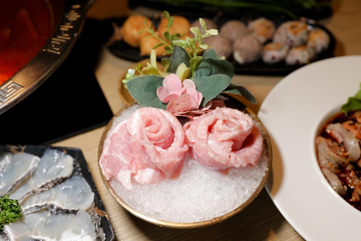 台北食記｜內湖麻辣火鍋推薦！四川龍府放感情麻辣鴛鴦火鍋 生日聚餐美食推薦！生日蝦、生日干貝送好送滿～