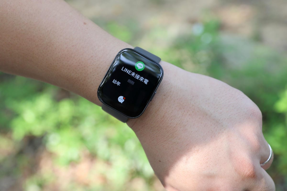 3C開箱｜Amazfit 華米BIP 5 大螢幕健康智慧手錶 配備1.91英吋大螢幕、超強續航力，支援藍牙通話及Line訊息