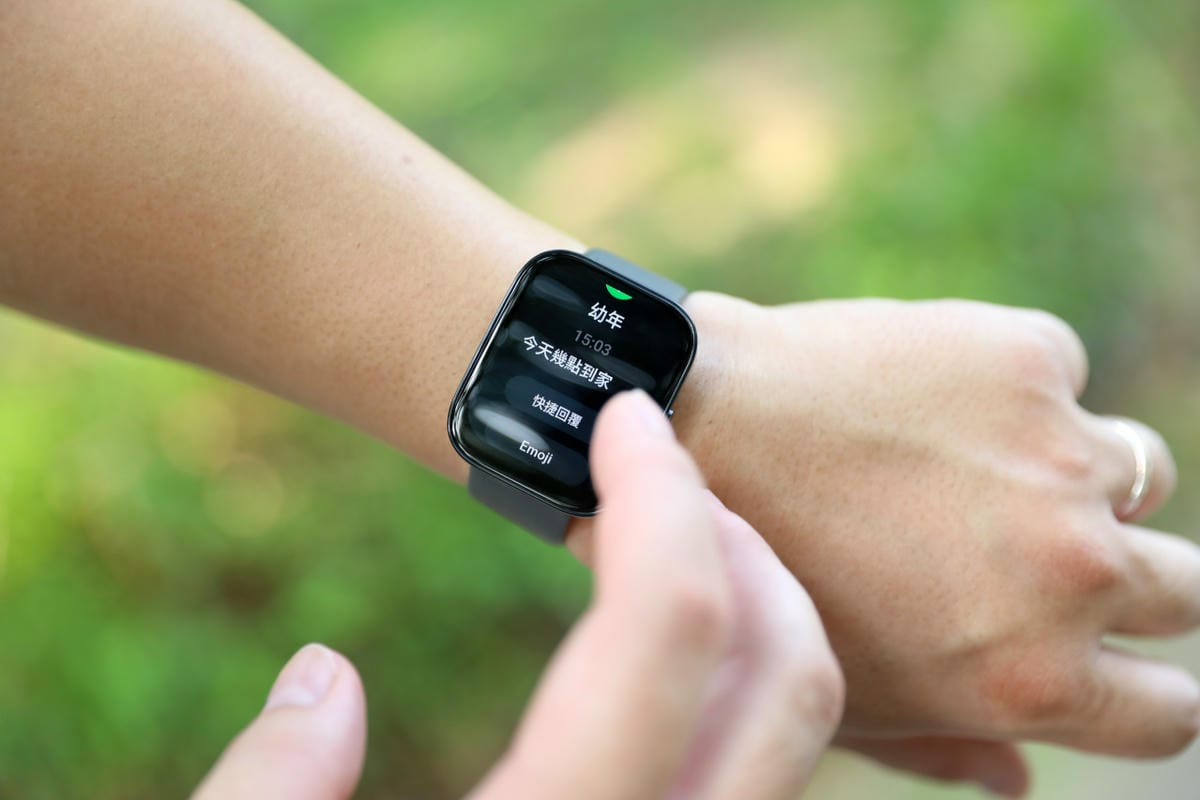 3C開箱｜Amazfit 華米BIP 5 大螢幕健康智慧手錶 配備1.91英吋大螢幕、超強續航力，支援藍牙通話及Line訊息
