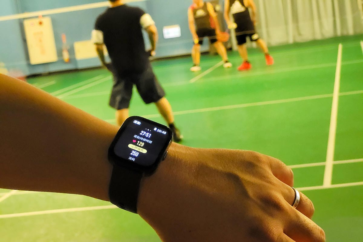 3C開箱｜Amazfit 華米BIP 5 大螢幕健康智慧手錶 配備1.91英吋大螢幕、超強續航力，支援藍牙通話及Line訊息