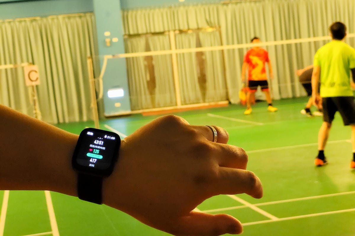 3C開箱｜Amazfit 華米BIP 5 大螢幕健康智慧手錶 配備1.91英吋大螢幕、超強續航力，支援藍牙通話及Line訊息